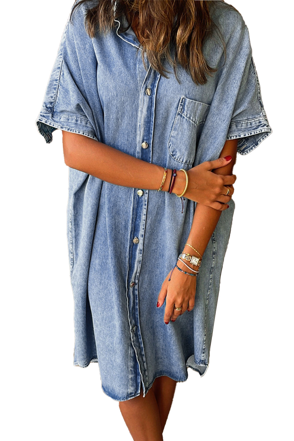 Light Blue Vintage Wash Loose Denim Shirt DressMaterial:100%Cotton



		The midi denim dress exudes a timeless and retro charm, perfect for those who appreciate a classic and effortless style.
	
	
		Made fro