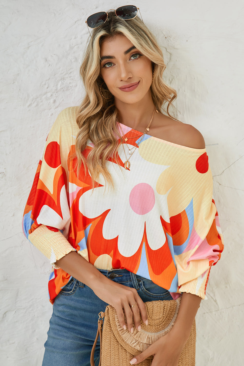 Yellow Colorful Floral Print Ribbed Dolman BlouseMaterial:95%Polyester+5%Elastane

• Radiate sunny vibes in this blouse, blending a playful floral pattern with a vibrant hue.
• The dolman sleeves offer a relaxed 