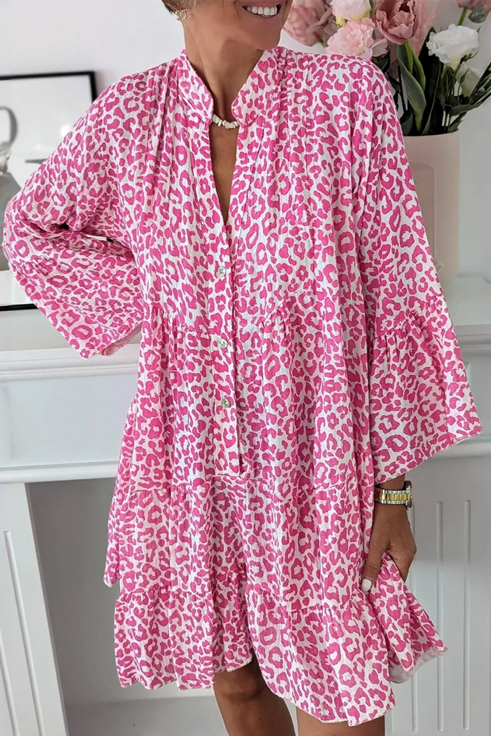 Bright Pink Leopard Print Flounce Sleeve Mini DressMaterial:100%Polyester

• Stand out in style with our mini dress, perfect for both casual outings and special occasions.
• The vibrant pink hue of this dress compl