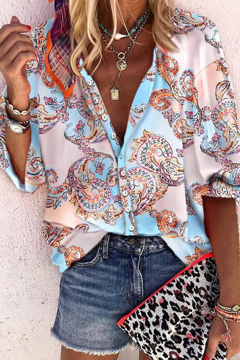 Sky Blue Boho Paisley Print Lantern Sleeve Button-Down BlouseMaterial:95%POLYESTER+5%ELASTANE



		This chic boho blouse is one item you won't want to miss
	
	
		Featured with lantern sleeves, buttons, and superior fabric