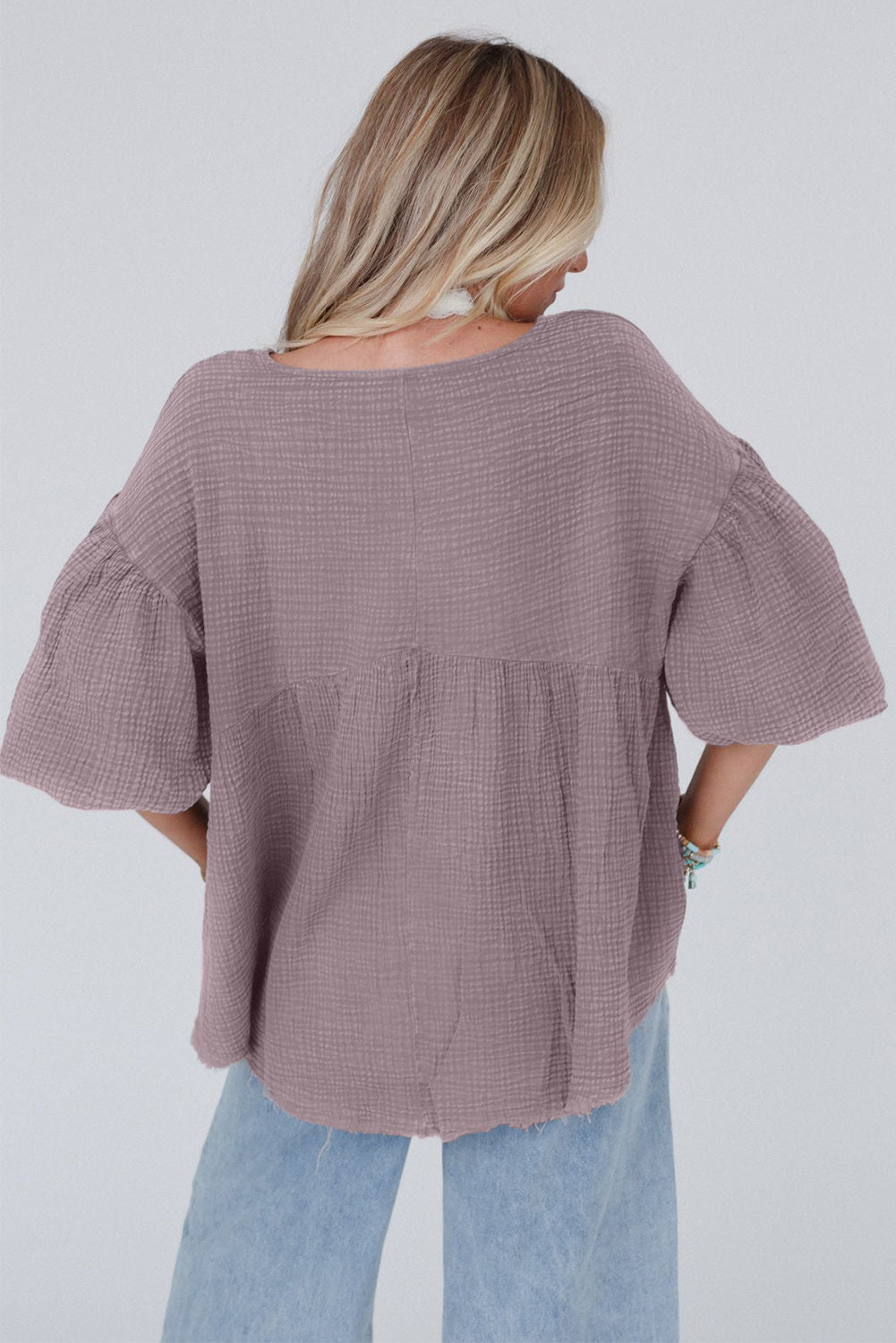 Gray Textured V Neck Bubble Sleeve Flared TopMaterial:100%Cotton



		You may regret missing out on such a lovely top
	
	
		V-neck, playful puffy sleeves, and casual fit have always been popular
	
	
		T