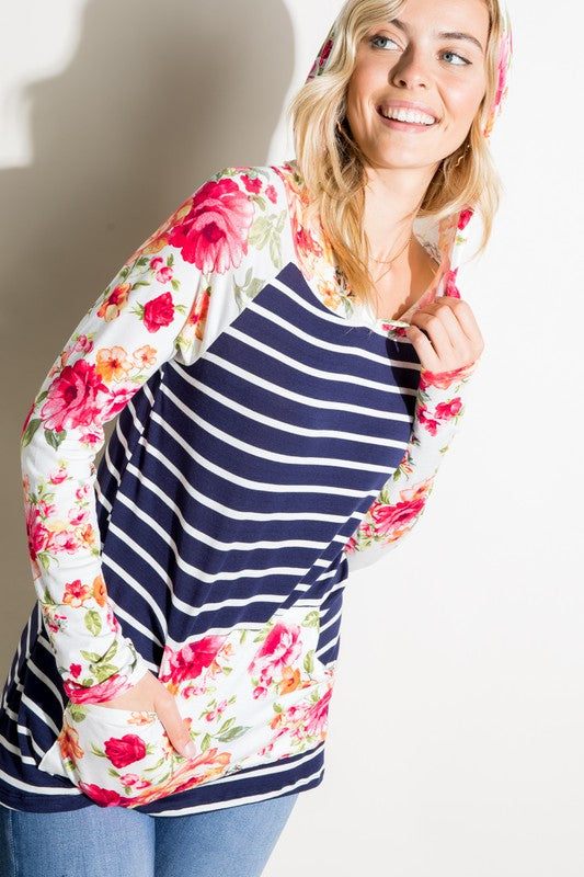 PLUS STRIPE FLORAL MIX HOODIE TOPSTRIPE FLORAL PRINT MIXED FRONT POCKET HOODIE LONG SLEEVE HIGH LOW PLUS TOP95% RAYON, 5% SPANDEX MADE IN USA1X/2X/3X 2-2-2
Style: Casual
Print / Pattern: STRIPE &amp