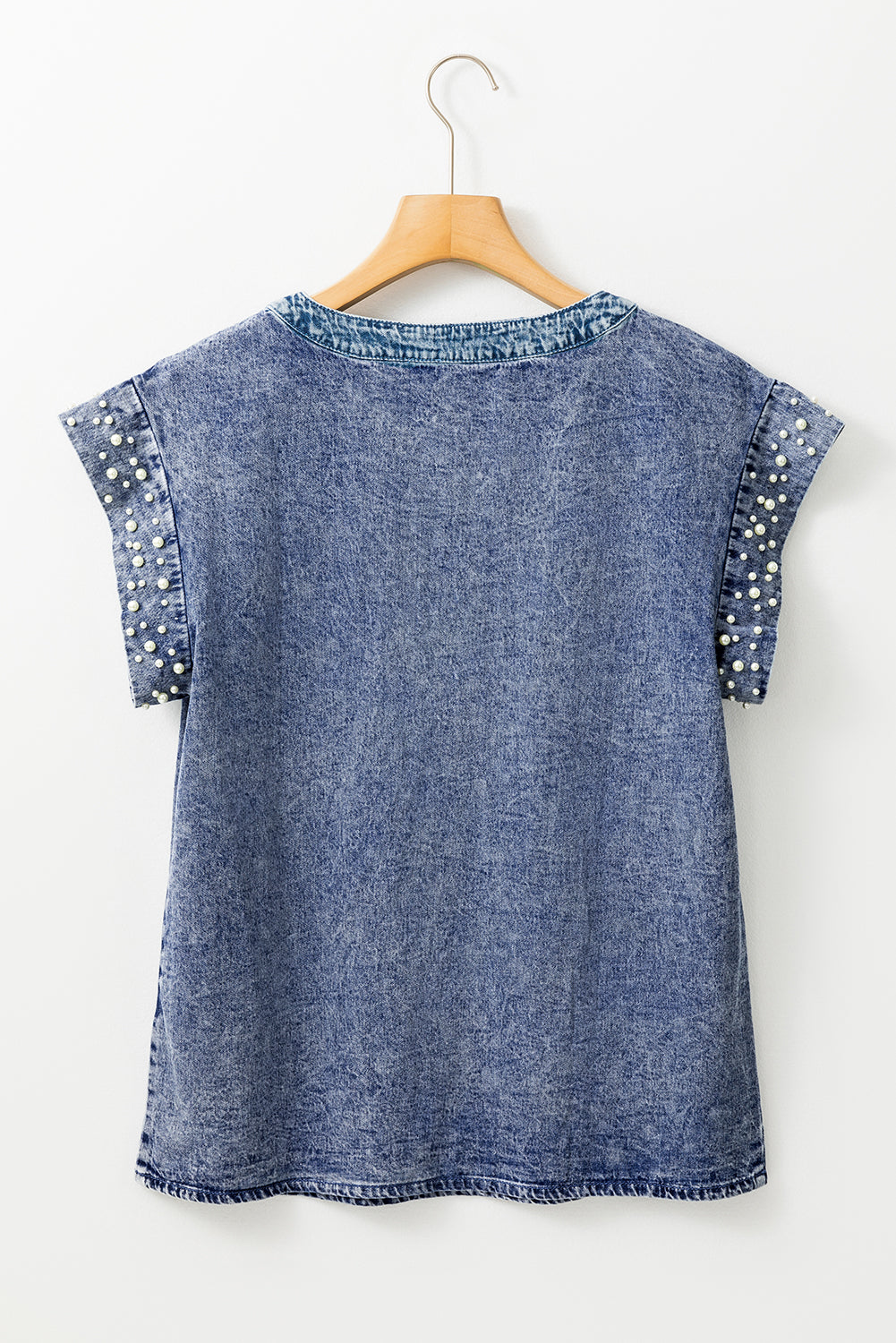 Dusk Blue Acid Wash Pearl Embellishment O Neck Denim TopMaterial:100%Cotton



		The top features a trendy acid wash design with pearl embellishments, adding a touch of sophistication to your outfit.
	
	
		This denim