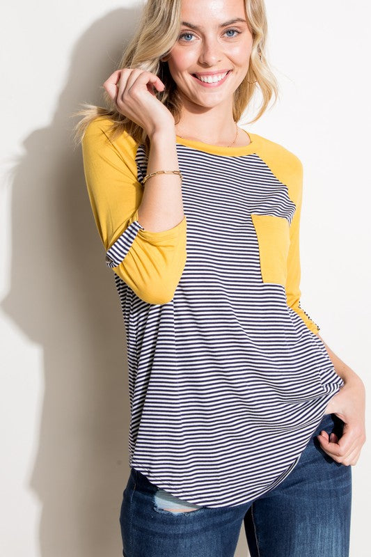 STRIPE SOLID ROLL UP SLEEVE TOPPIN STRIPE AND SOLID MIXED ROUND NECK POCKET ROLL OVER 3/4 SLEEVE TOP- MADE IN U.S.A.
Style: Casual
Print / Pattern: PIN STRIPE AND SOLID
Fit: Regular
Neck Line: ROU