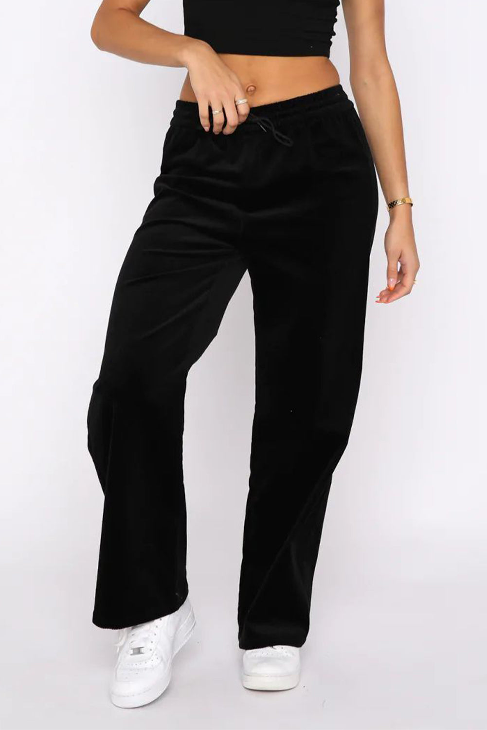 Burgundy Solid Drawstring Waist Wide Leg PantsMaterial:95%Polyester+5%Elastane

• Luxurious burgundy color adds a touch of sophistication to these wide-leg pants, suitable for both casual outings and formal eve