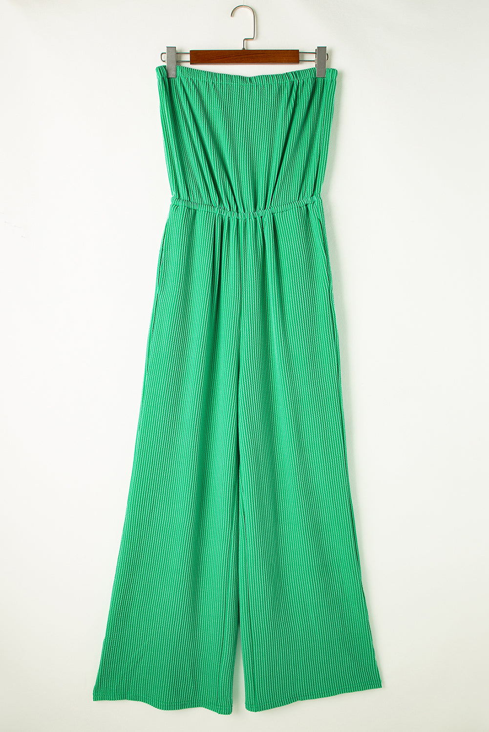 Sea Green Plain Ribbed Strapless Wide Leg JumpsuitMaterial:75%Polyester+20%Viscose+5%Elastane

• Effortlessly chic and versatile, this jumpsuit is a must-have for your summer wardrobe.
• Crafted from a breathable 