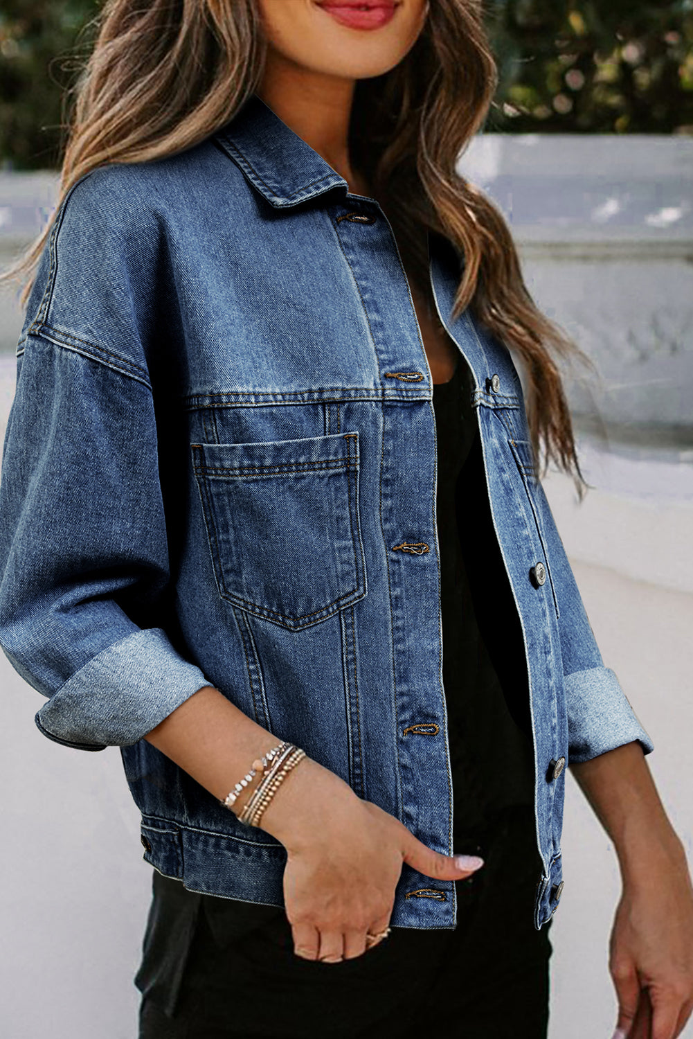 Dark Blue Washed Oversized Pocketed Denim JacketMaterial:75%Cotton+25%Polyester

• Classic dark blue denim jacket with a washed finish for a trendy, worn-in look that's perfect for casual outings or layering over