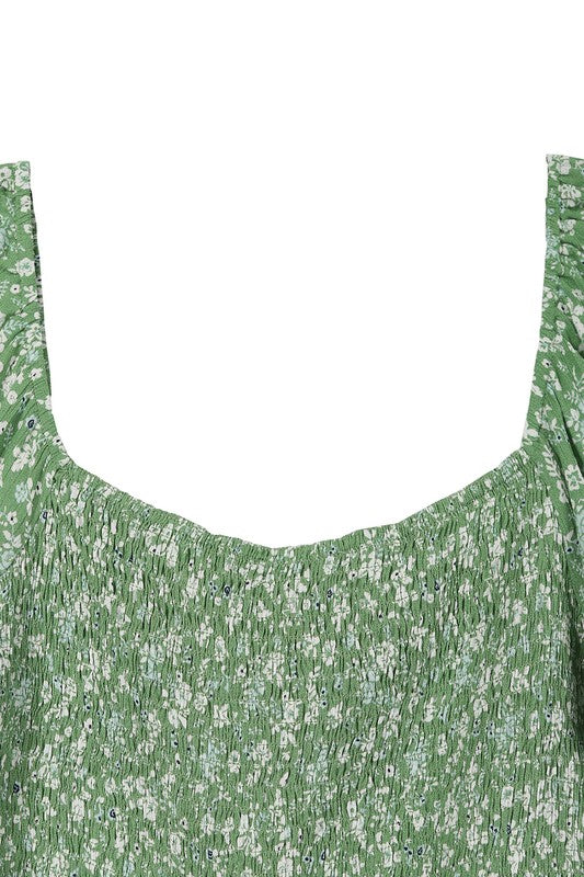 SS smocked top*Green floral print puff sleeve smock top*Pattern type : floral print*Neck line : square neck*Sleeve type : puff sleeves*Sleeve length : short sleeves*Stretch : no s