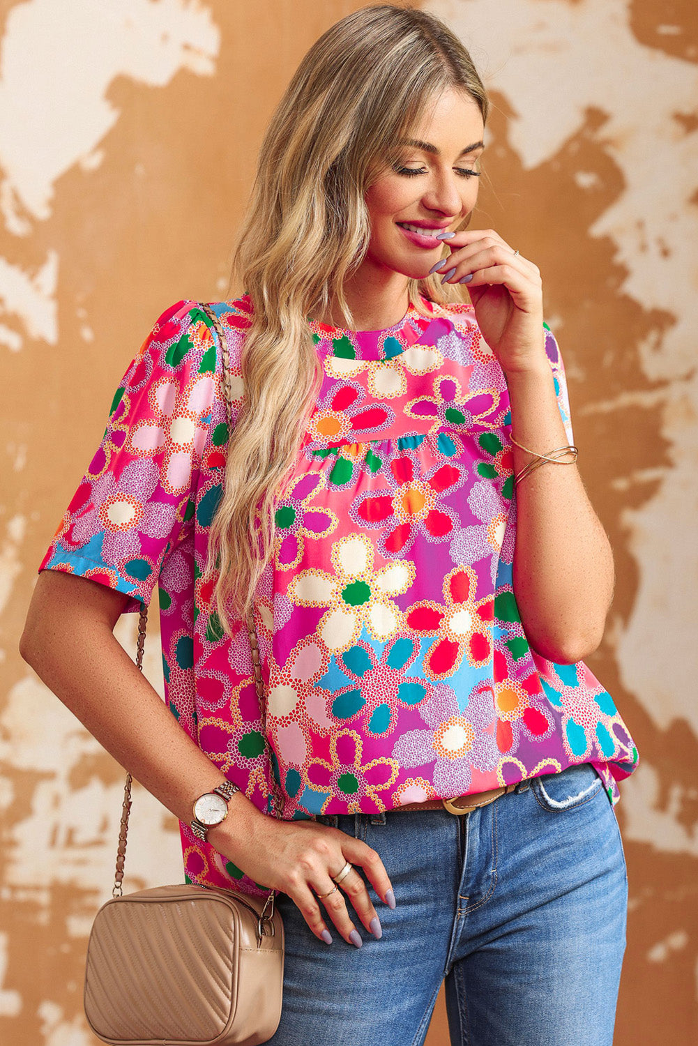 Purple Floral Print Crew Neck Short Sleeve BlouseMaterial:100%Polyester



		This blouse can be ordered in bulk for wholesale purposes.
	
	
		The floral print creates a delicate and romantic look.
	
	
		The