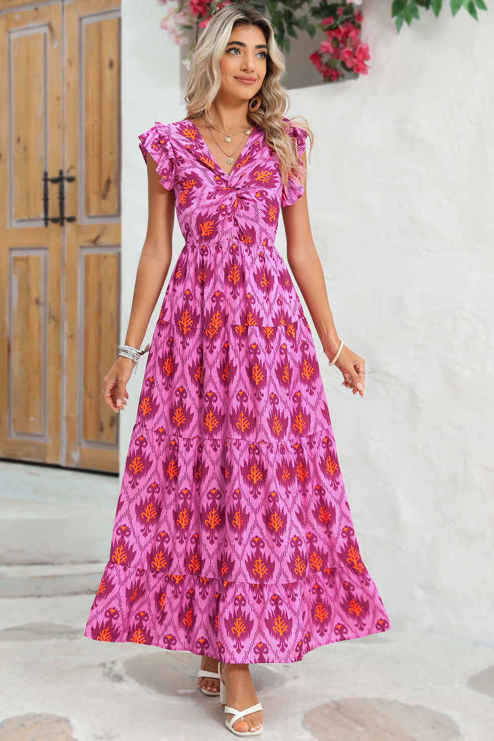 Bonbon Boho Abstract Print Ruffle Tiered Maxi DressMaterial:81%Viscose+19%Polyamide



		The dress embodies a bohemian style, characterized by its free-spirited and relaxed aesthetic. 
	
	
		The maxi length of t