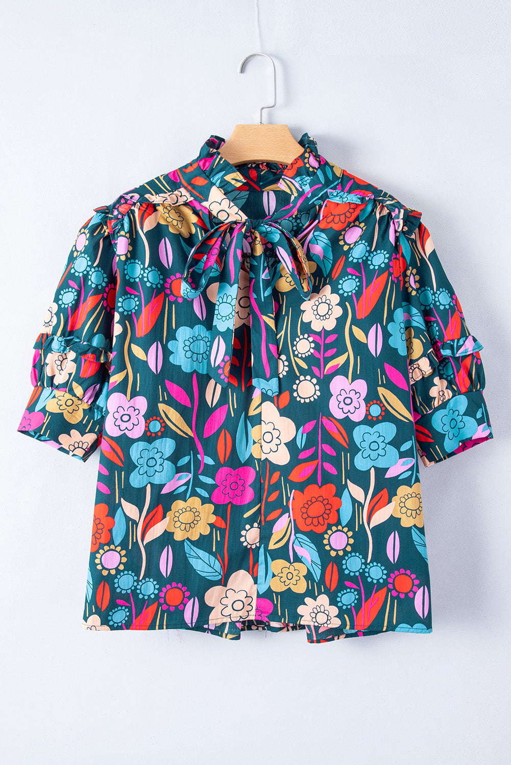 Green 60s Floral Print Puff Sleeve Tied V Neck BlouseMaterial:100%Cotton



		The blouse features a vibrant and eye-catching floral print, adding a pop of color and liveliness to your outfit.
	
	
		This blouse is 