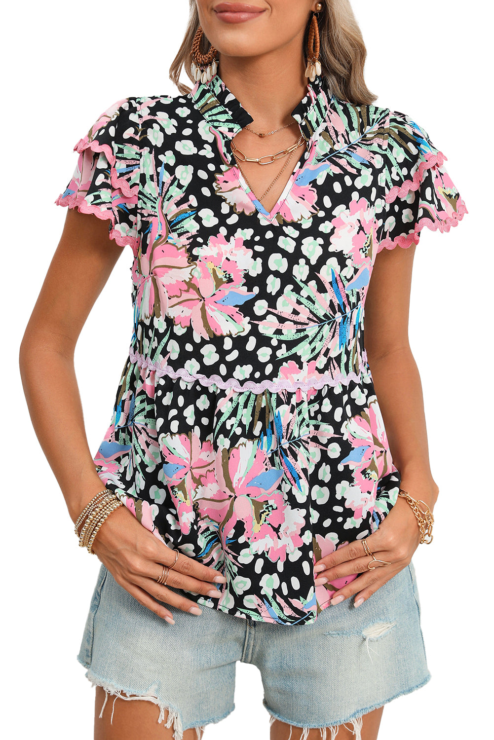 Pink Boho Floral Print Ricrac Splicing Short Sleeve BlouseMaterial:100%Polyester



		The blouse is a charming and bohemian-inspired piece for your wardrobe.
	
	
		Featuring a mix of floral prints, this blouse exudes a