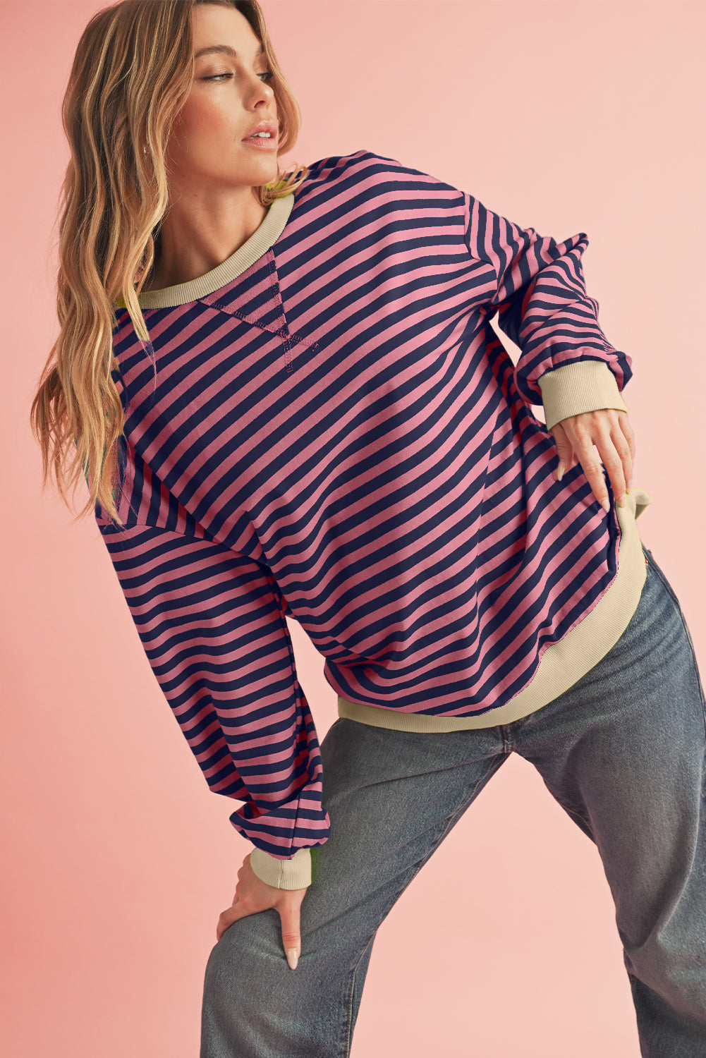 Red Stripe Contrast Edge Oversized PulloverMaterial:95%Cotton+5%Elastane


 Size Chart (CM)



Sizes 



Bust
 



Hem_Width
 



Shoulder
 



Sleeve_Length
 



Length
 





Relax
 



Relax
 



Relax
 