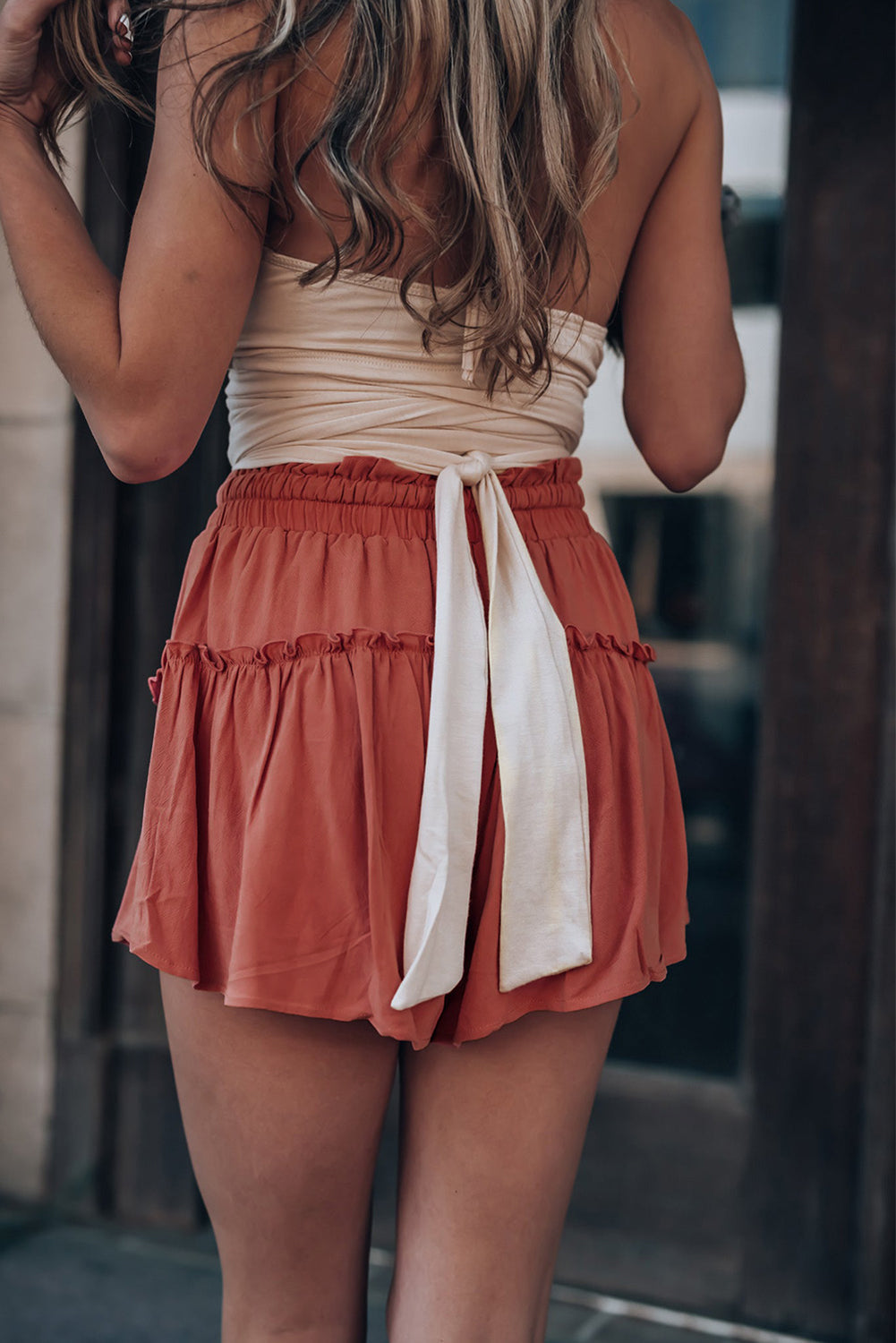 Red Solid Belted Frill Trim Drawstring ShortsMaterial:100%Cotton



		These solid color casual shorts are versatile and stylish, which is perfect for your summer time
	
	
		Featured with a high-waist line,