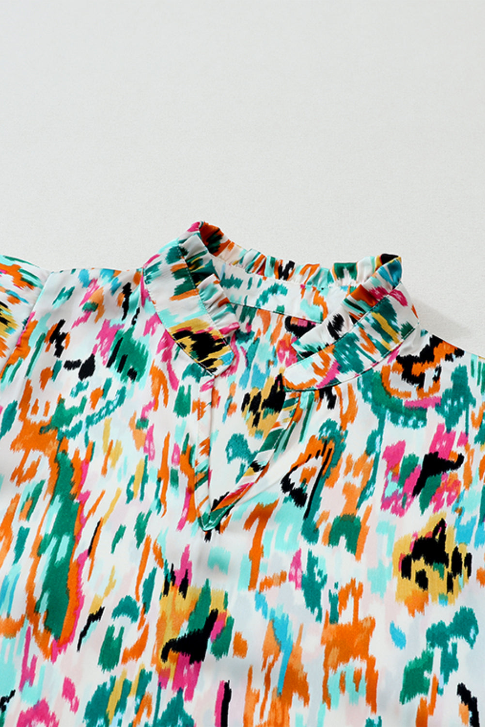 Multicolor Abstract Print 3/4 Puff Sleeve Ruffle BlouseMaterial:100%Polyester



		Elevate your style with this eye-catching multicolor abstract print blouse. 
	
	
		It's a well-received fashion choice. 
	
	
		Th