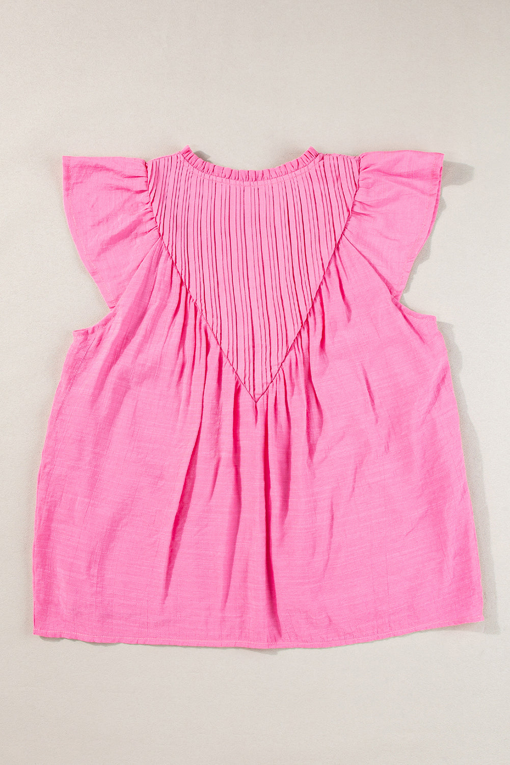 Bright Pink Frill V Neck Splicing Pleated BlouseMaterial:65%Viscose+35%Polyester



		Elevate your wardrobe with our blouse, a versatile and stylish piece that exudes sophistication and charm.
	
	
		This blou