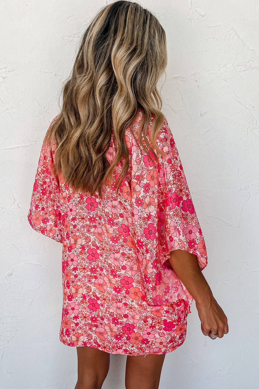 Pink Boho Floral Print V Neck Oversized BlouseMaterial:100%Polyester



		This oversized blouse is not only cool and comfortable but also suitable for any figure, making it a versatile choice for various body 