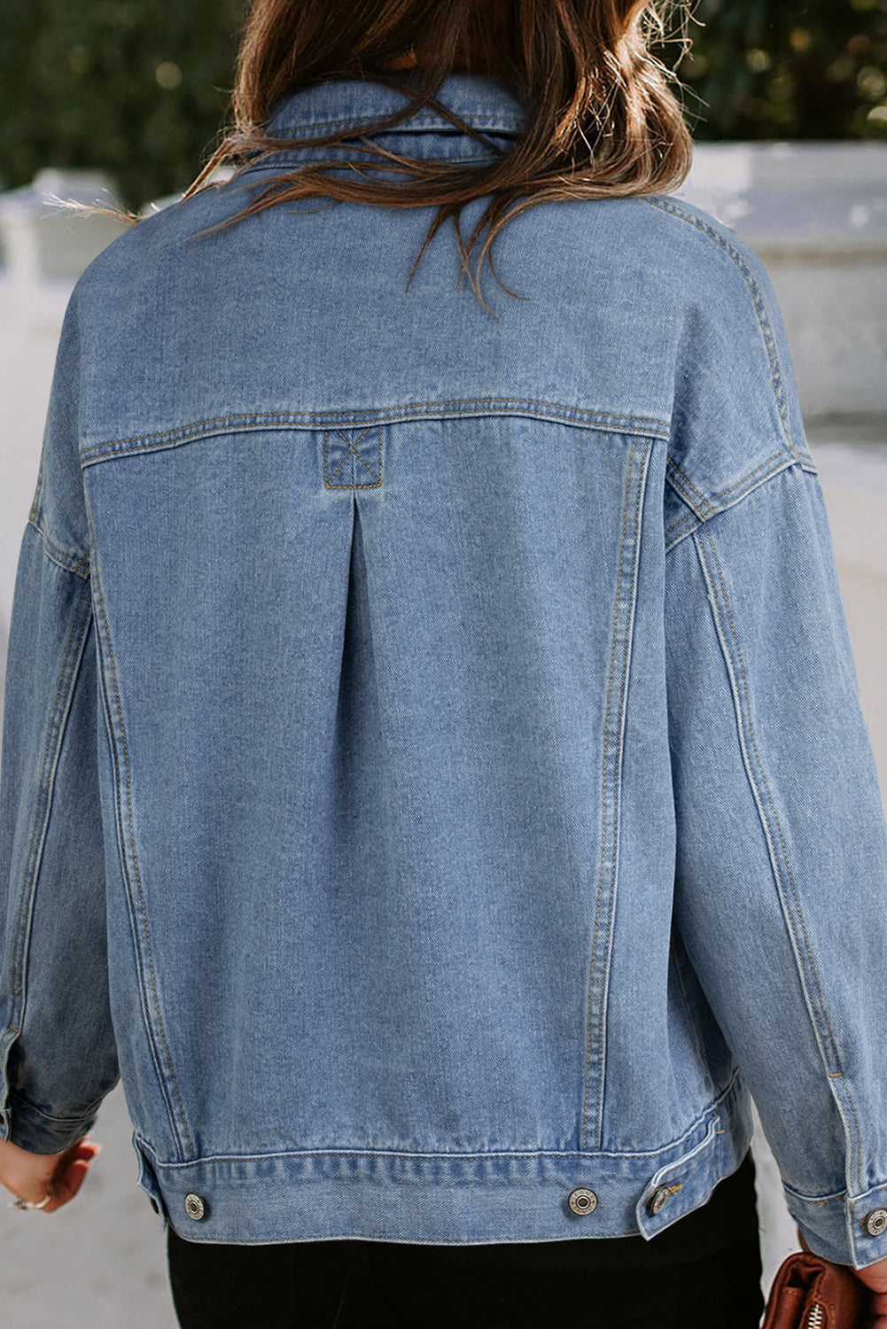 Dark Blue Washed Oversized Pocketed Denim JacketMaterial:75%Cotton+25%Polyester

• Classic dark blue denim jacket with a washed finish for a trendy, worn-in look that's perfect for casual outings or layering over