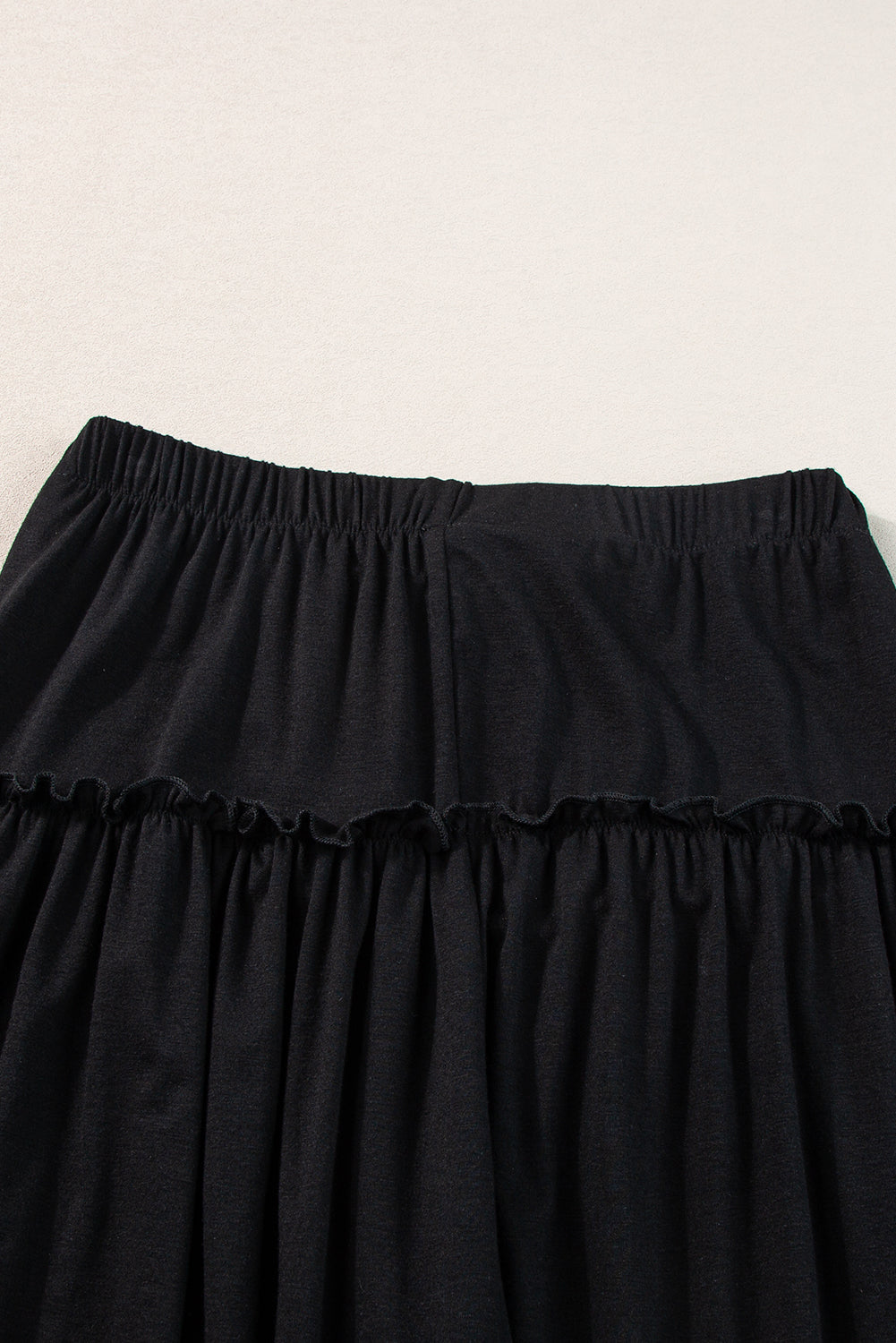 Black Frill Detail Drawstring High Waist Wide Leg PantsMaterial:65%Polyester+30%Viscose+5%Elastane



		Effortlessly stylish: Loose fit and wide leg design for a chic and contemporary look.
	
	
		Versatile and easy 