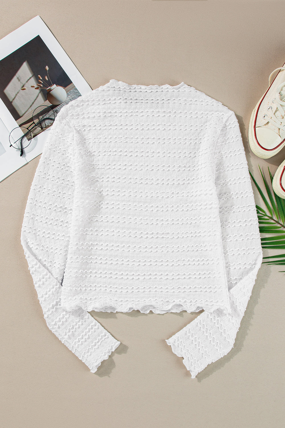 White Crinkle Jacquard Slim Fit Long Sleeve TopMaterial:95%Polyester+5%Elastane

• Crafted in a crisp white jacquard fabric, this slim fit long sleeve top exudes sophistication and versatility, perfect for day-t