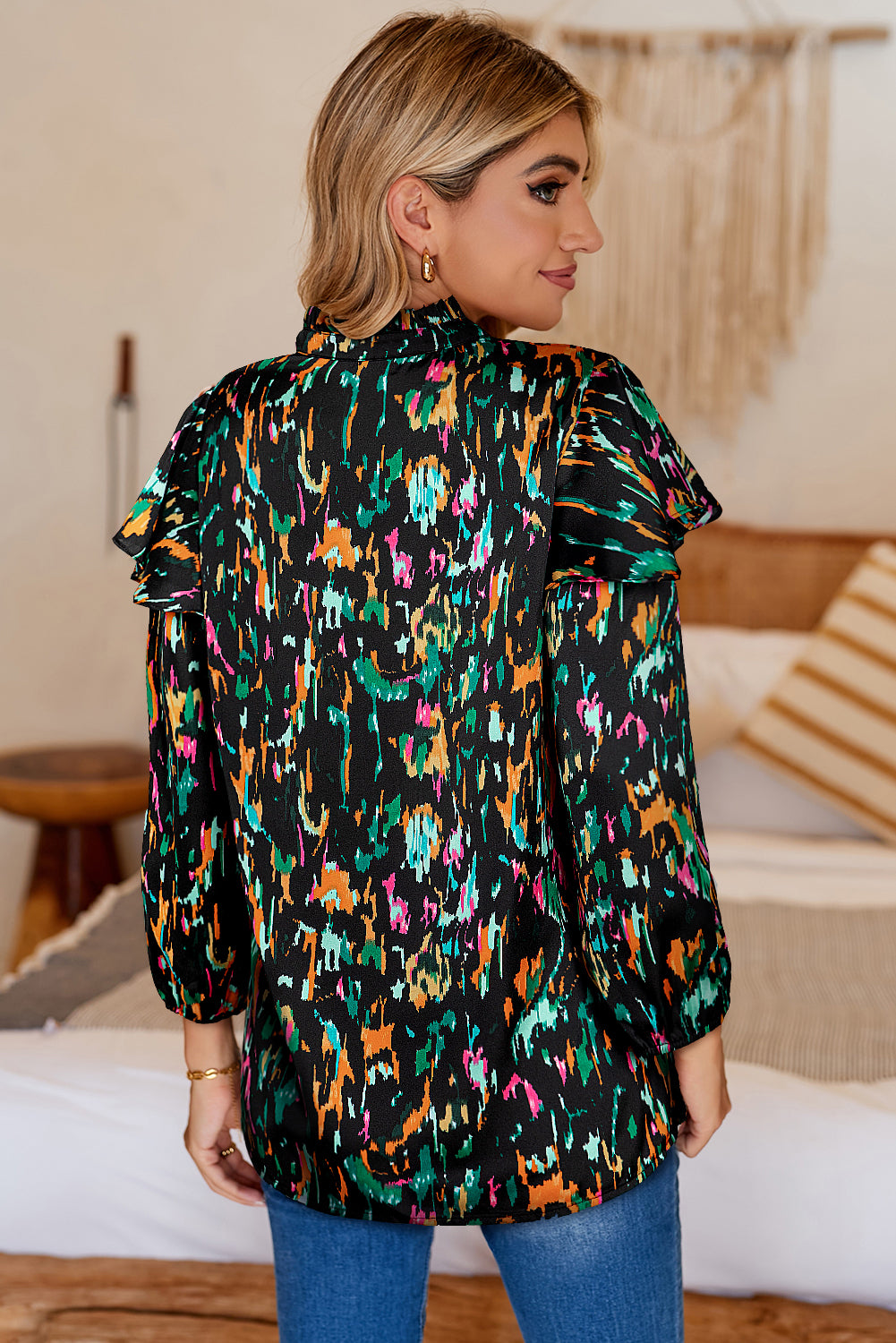 Multicolor Abstract Print 3/4 Puff Sleeve Ruffle BlouseMaterial:100%Polyester



		Elevate your style with this eye-catching multicolor abstract print blouse. 
	
	
		It's a well-received fashion choice. 
	
	
		Th