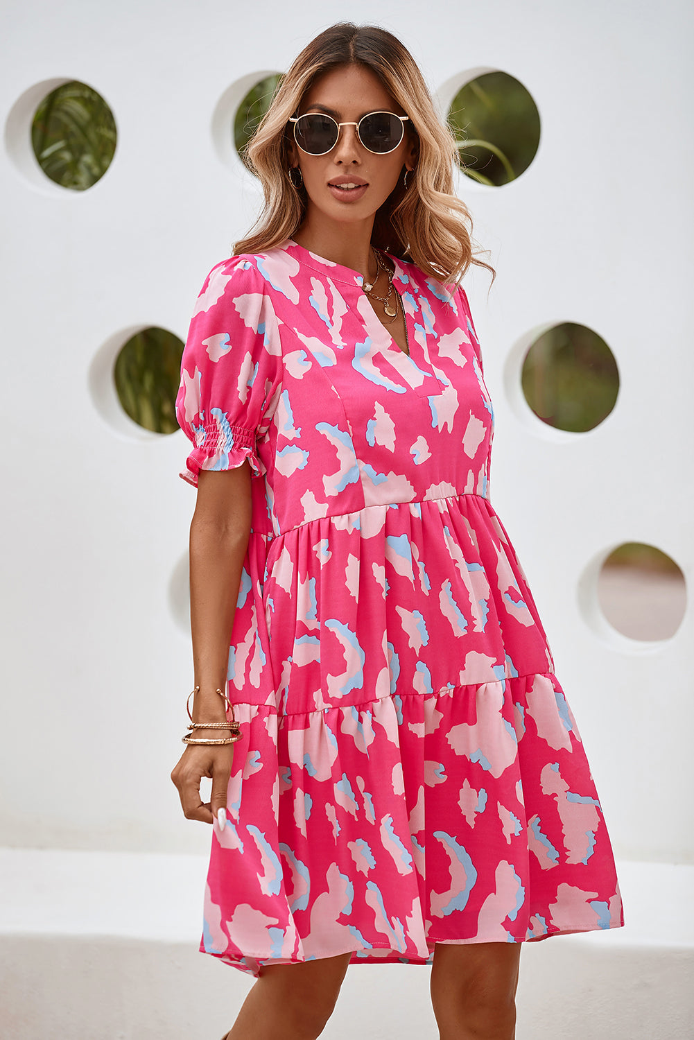 Pink Abstract Print V Neck Smocked Sleeve Mini DressMaterial:100%Polyester


	


		Stand out in style with our mini dress, featuring a unique print and flattering silhouette that exudes charm and sophistication.
