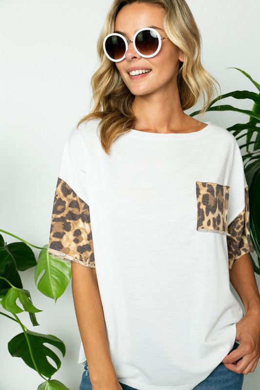 TERRY SOLID ANIMAL BOXY TOPFRENCH TERRY SOLID AND ANIMAL PRINT SHORT SLEEVE FRONT POCKET RAW EDGE DETAIL OVERSIZE FIT TOP 87% POLYESTER, 10% RAYON, 3% SPANDEX MADE IN USAS/M/L 2-2-2
Style: Cas