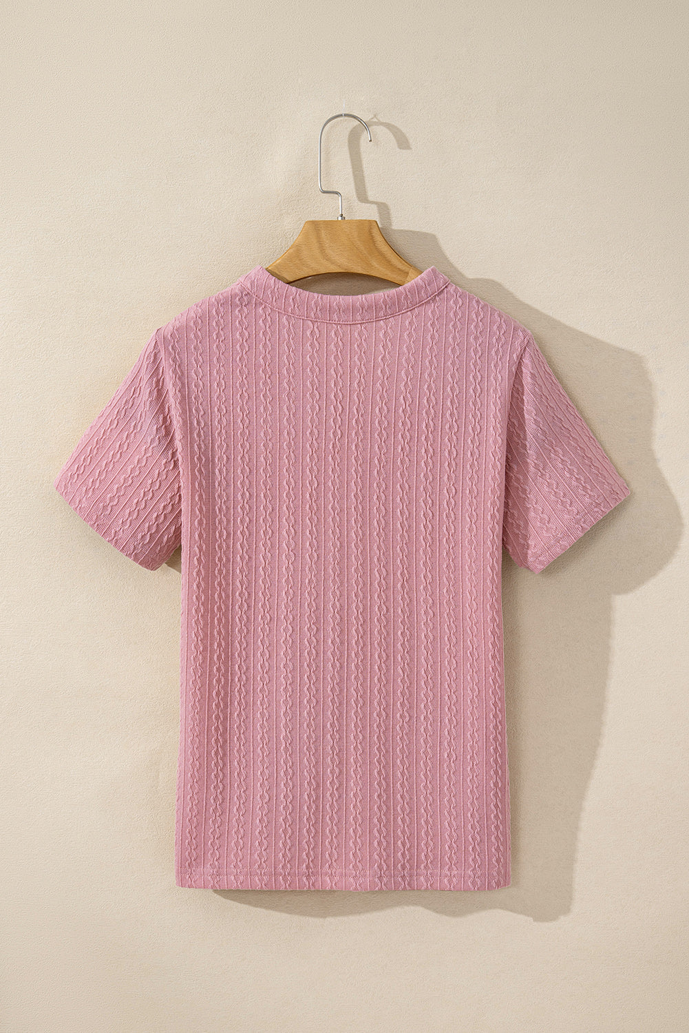 Pink Twisted Textured V-Neck Short Sleeve BlouseMaterial:97%Polyester+3%Elastane



		The blouse is a stylish and versatile top that adds a touch of sophistication to any outfit.
	
	
		With its twisted textur