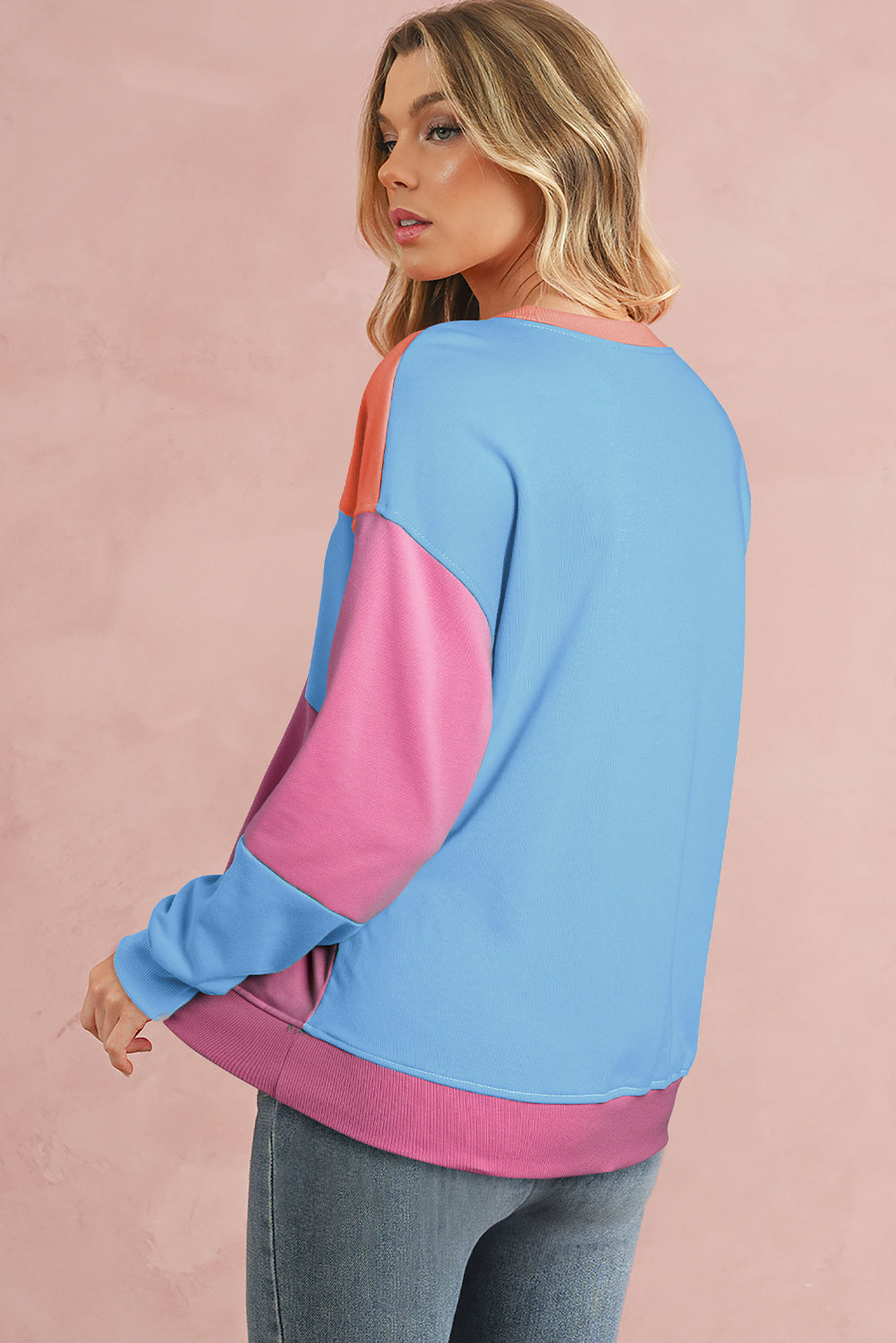 Bright Pink Colorblock Patchwork Drop Shoulder SweatshirtMaterial:70%Polyester+30%Cotton

• Embrace a blend of casual charm and trendy style with our sweatshirt, perfect for a relaxed yet fashionable look. 
• Crafted wit